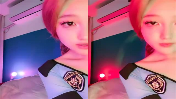 黑丝苗条美乳骚妹淫声浪语挑逗互动，近拍掰穴玩弄粉嫩蜜穴道具